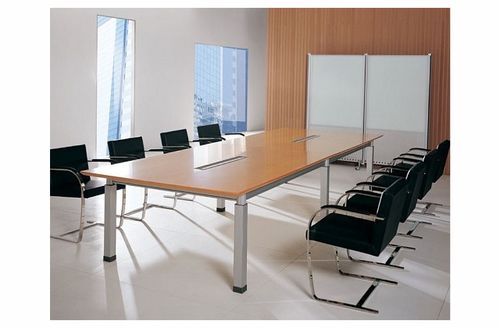 辦公家具市場新動向 智能化、環保與人性化設計引領行業變革